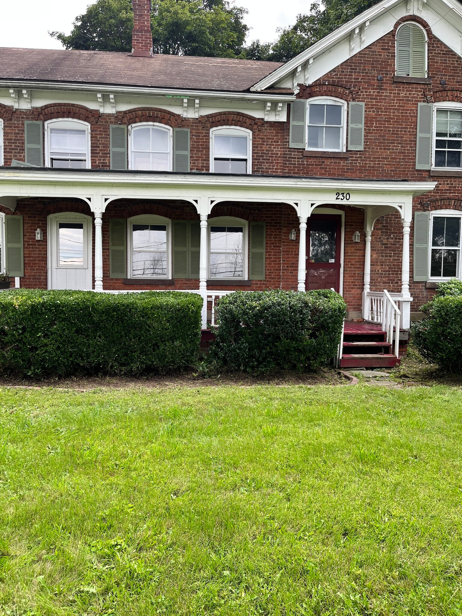 230 Salt Point Tpke, Poughkeepsie, NY for sale Primary Photo- Image 1 of 1