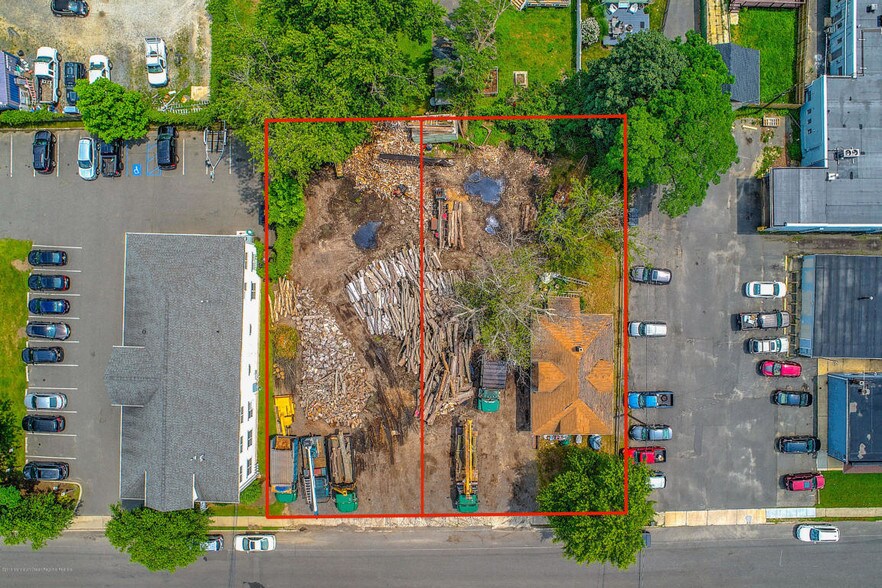 10 Bridgewaters Dr, Oceanport, NJ 07757