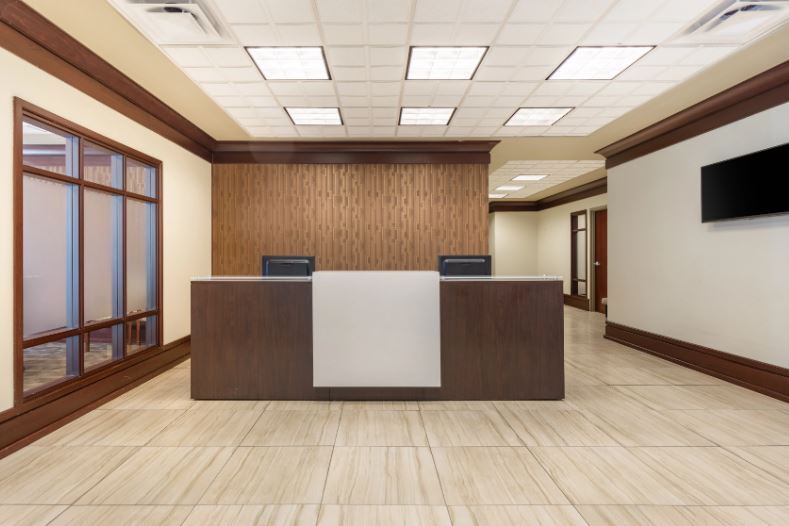 6000 Poplar Ave, Memphis, TN for lease - Interior Photo - Image 1 of 8