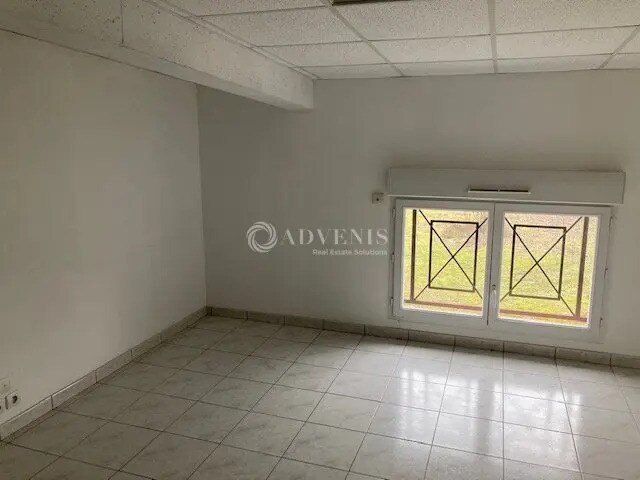 Office in Blois for lease - Interior Photo - Image 3 of 5