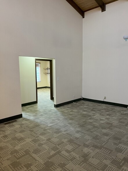 2004 W 15th St, Loveland, CO for lease - Building Photo - Image 3 of 14
