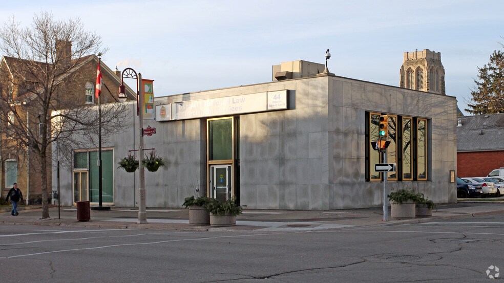 44 Simcoe St S, Oshawa, ON for sale - Primary Photo - Image 1 of 1