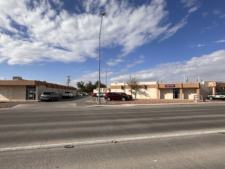 7722 North Loop Dr, El Paso, TX for sale - Building Photo - Image 3 of 27