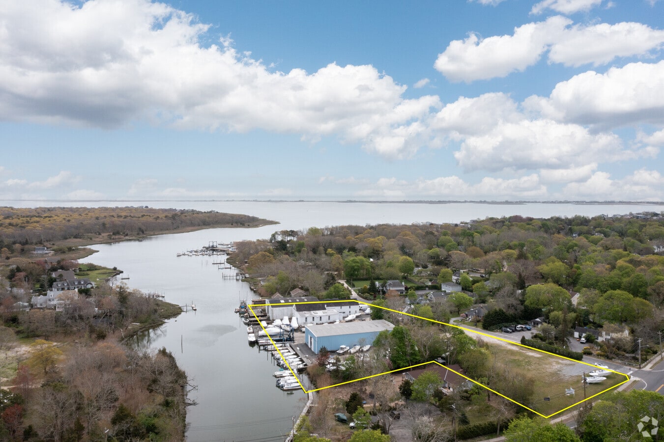 415 Montauk Hwy, East Quogue, NY 11942