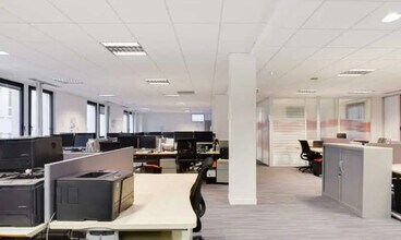 10 Rue Du Faubourg Montmartre, Paris for lease Interior Photo- Image 2 of 9