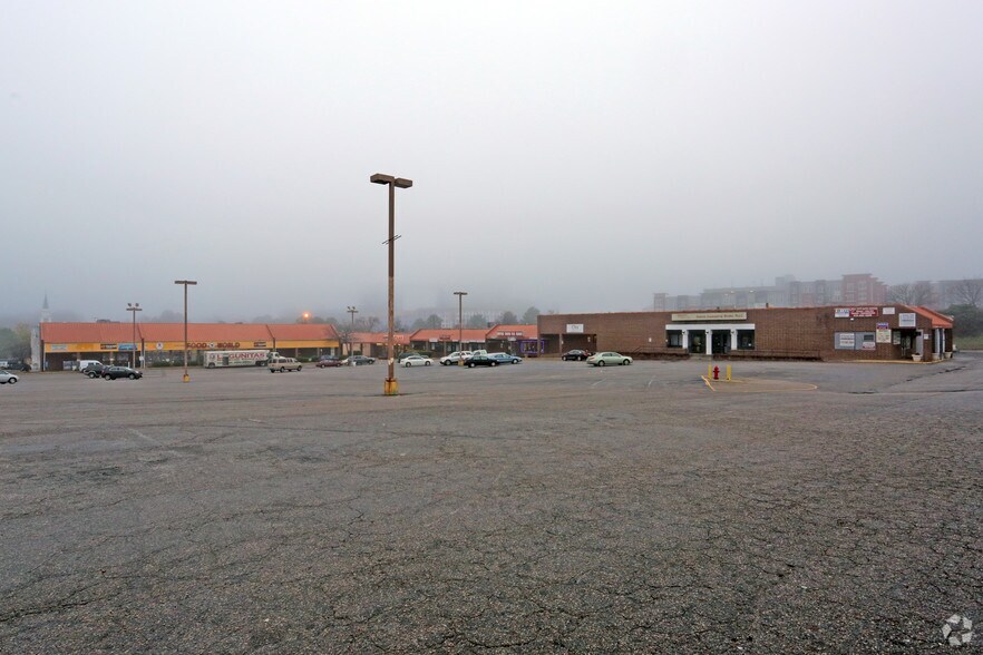 401 E Lakewood Ave, Durham, NC for sale - Primary Photo - Image 1 of 1