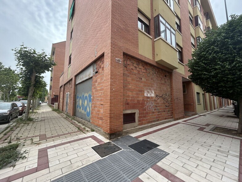 Calle Coinvasa, 1, Valladolid, Valladolid for sale - Building Photo - Image 1 of 10
