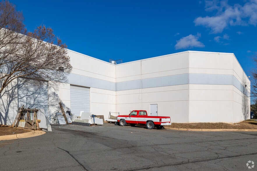 21760 Beaumeade Cir, Ashburn, VA for lease - Building Photo - Image 3 of 7