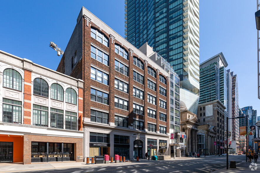 211 Yonge Street, Toronto, ON for lease - Building Photo - Image 3 of 7