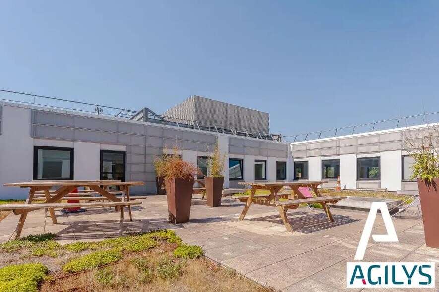 Flex in Villebon-sur-Yvette for lease - Building Photo - Image 2 of 8