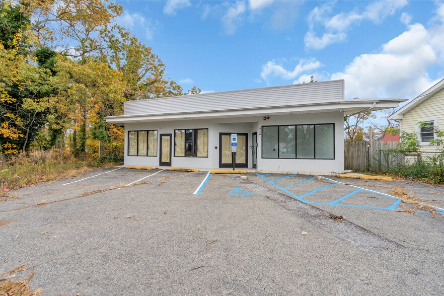 736 Mantoloking Rd, Brick, NJ for sale - Building Photo - Image 2 of 12