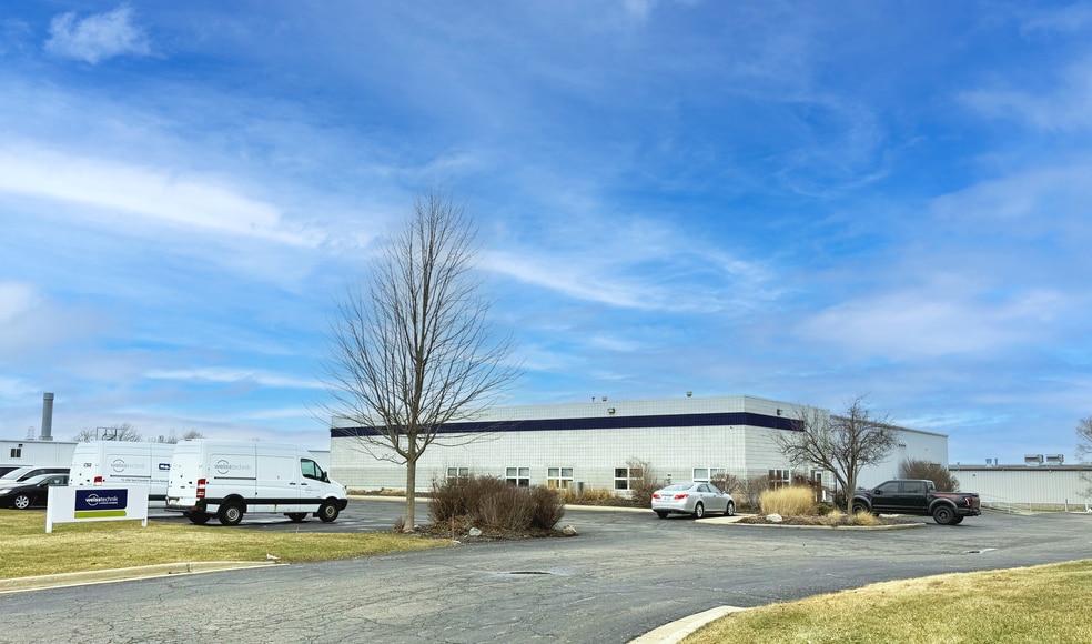 3919 N Greenbrooke Dr SE, Grand Rapids, MI for sale - Building Photo - Image 2 of 3