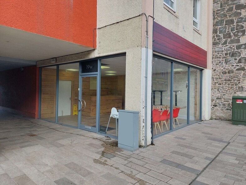 19 Bank St, Irvine for lease - Building Photo - Image 1 of 9