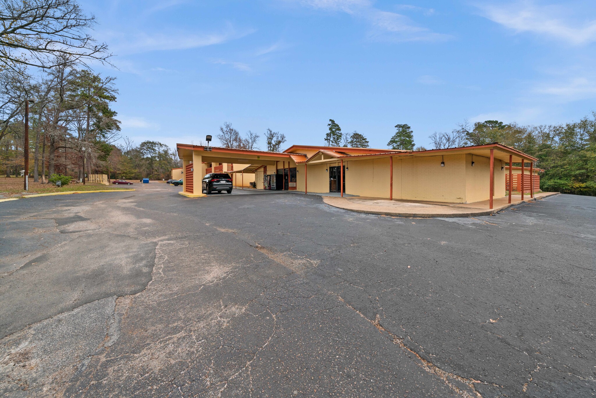 1007 S Dickinson Dr, Rusk, TX for sale Building Photo- Image 1 of 1