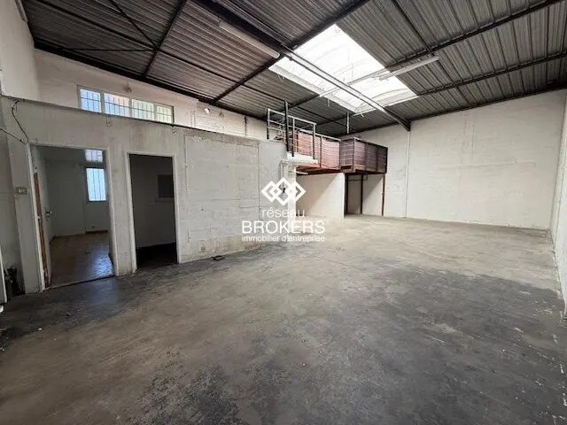 Industrial in Saint-Leu-la-Forêt for lease - Interior Photo - Image 2 of 4