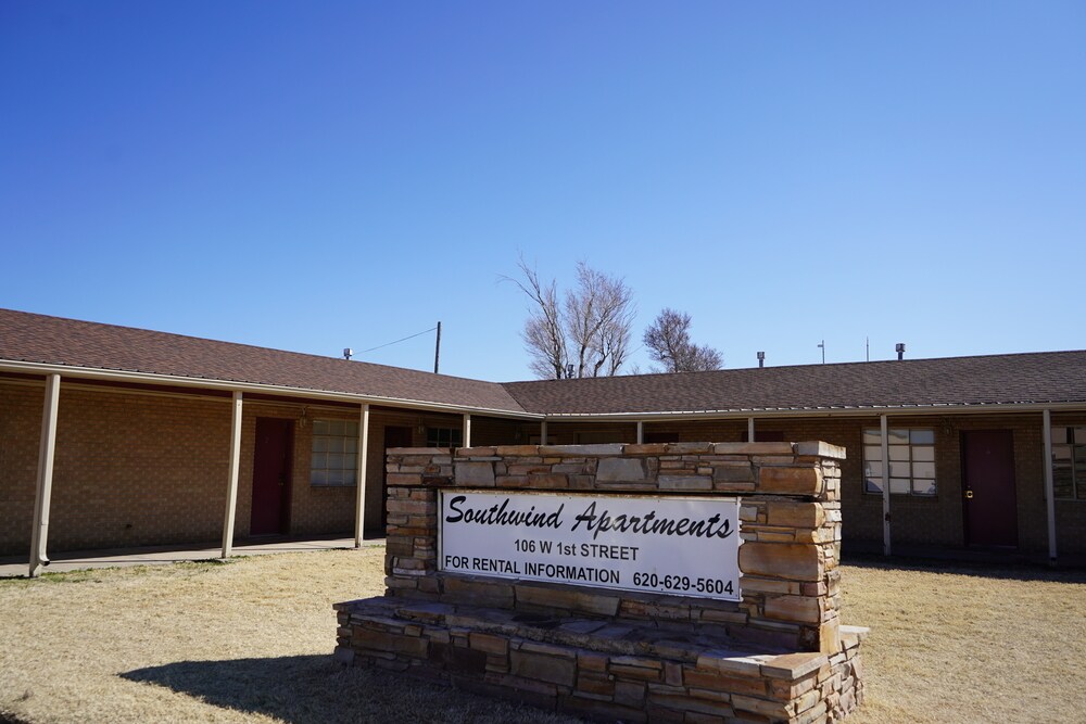 106 W 1st St, Liberal, KS for sale Building Photo- Image 1 of 1