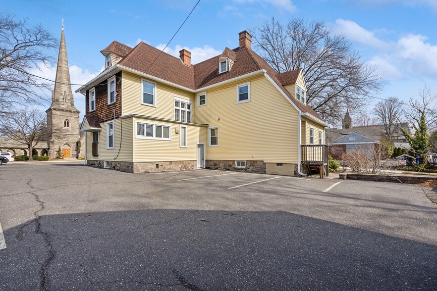 202 W Main St, Moorestown, NJ for sale - Building Photo - Image 2 of 4