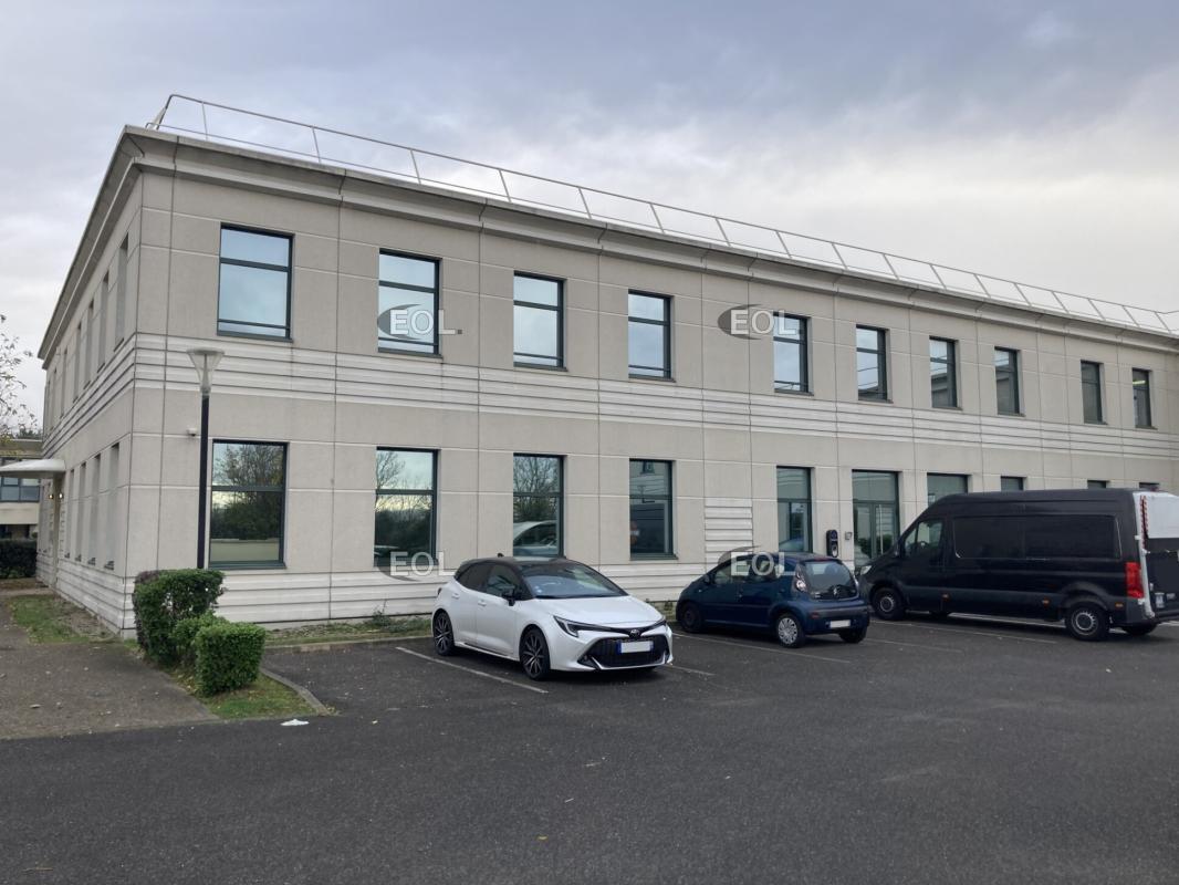 Office in Créteil for lease Building Photo- Image 1 of 10