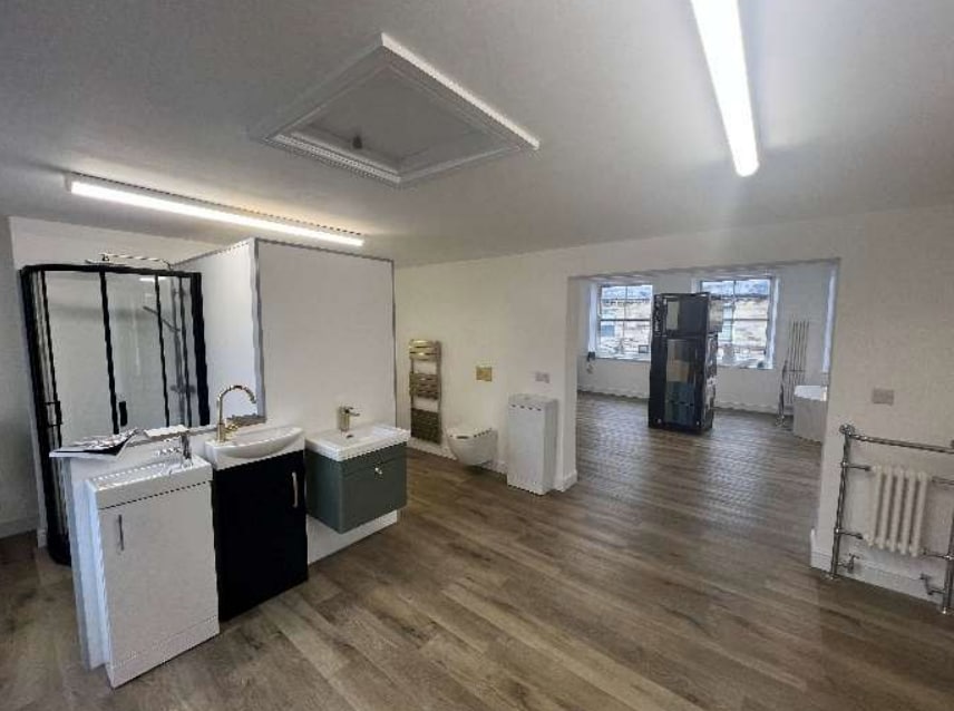 91 Wakefield Rd, Huddersfield for lease Interior Photo- Image 1 of 2