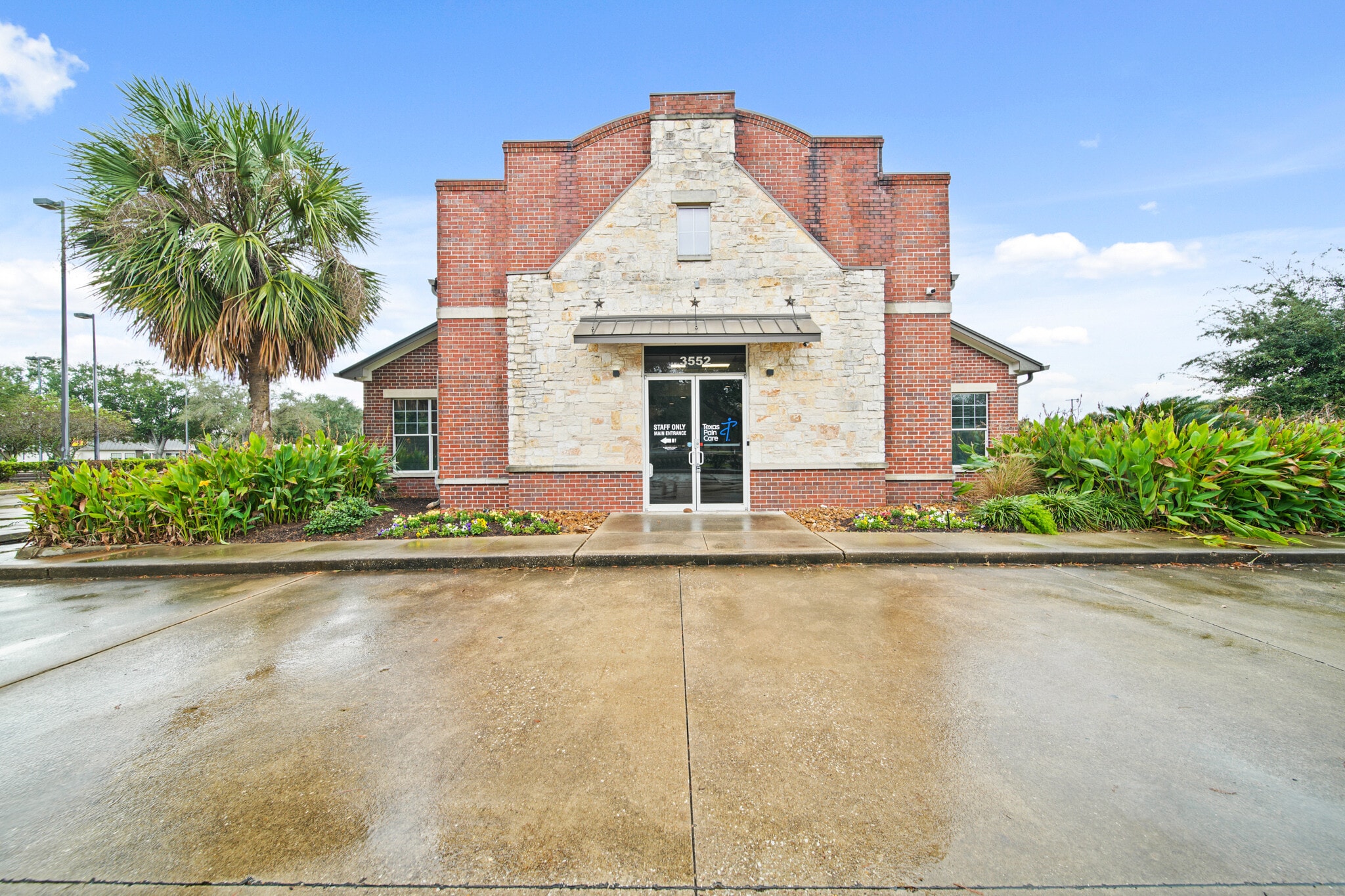 3550-3552 FM 1092 Rd, Missouri City, TX for lease Building Photo- Image 1 of 19