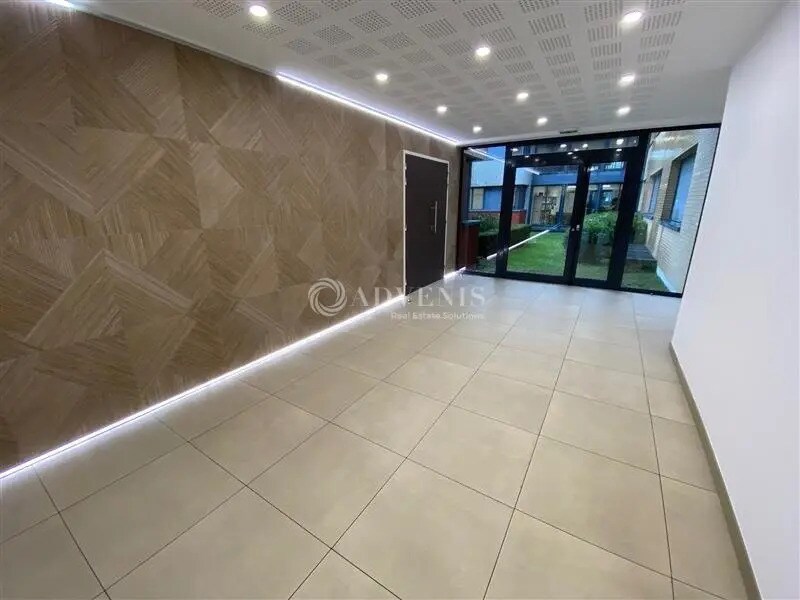 Office in Champs-sur-Marne for lease Building Photo- Image 1 of 11