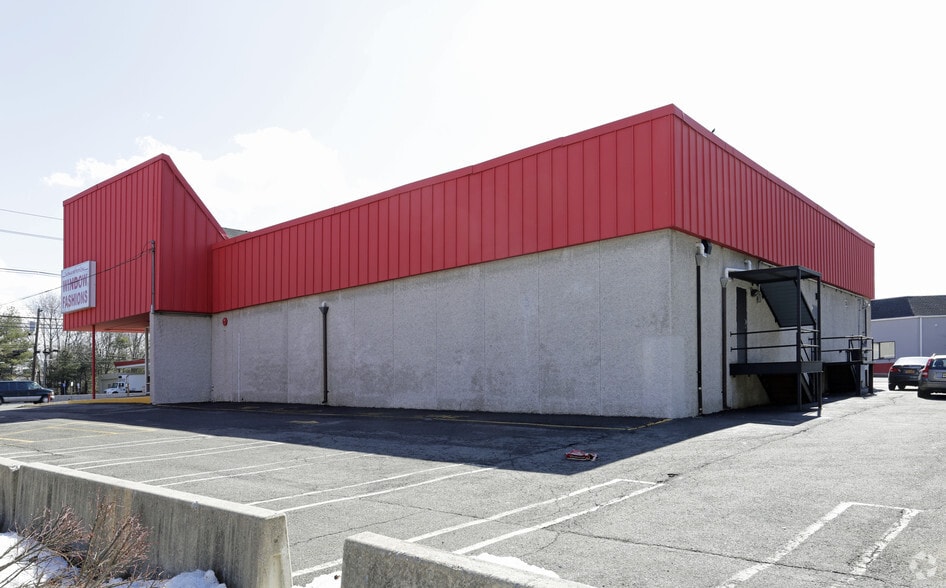 799 N State Rt 17, Paramus, NJ for lease - Building Photo - Image 3 of 4