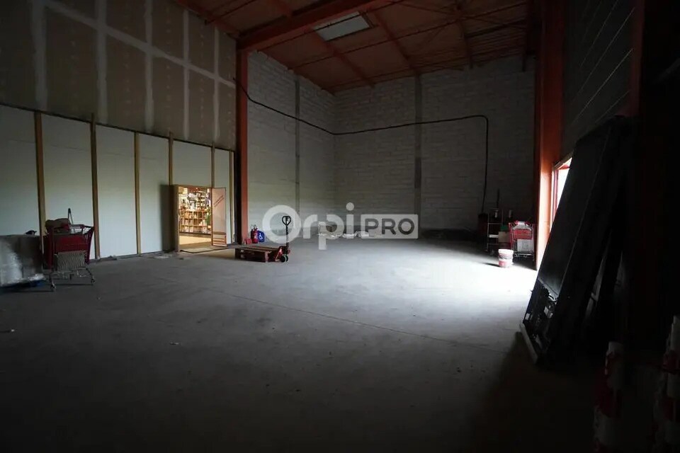 Retail in Fontaine-lès-Dijon for lease Building Photo- Image 1 of 6