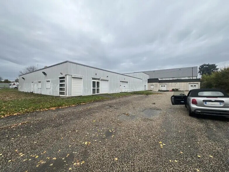 Flex in Pont-Évêque for sale - Building Photo - Image 1 of 4
