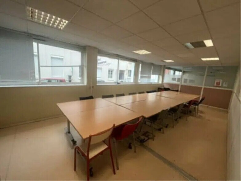 Office in Le Havre for lease - Interior Photo - Image 2 of 5