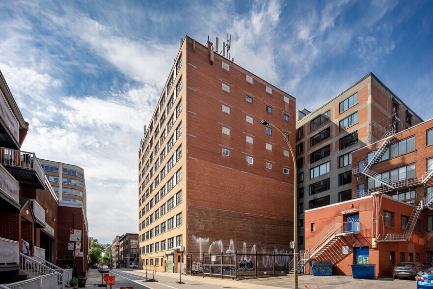 22-30 Av du Mont-Royal O, Montréal, QC for lease - Building Photo - Image 2 of 3