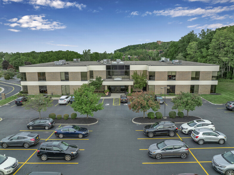 600 Willowbrook Office Park, Fairport, NY for lease - Building Photo - Image 3 of 8