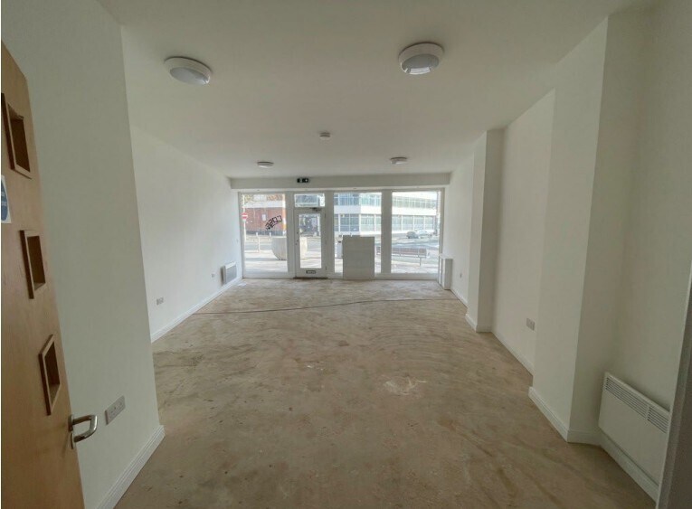 9-48 Allhallows, Bedford for lease Interior Photo- Image 1 of 2