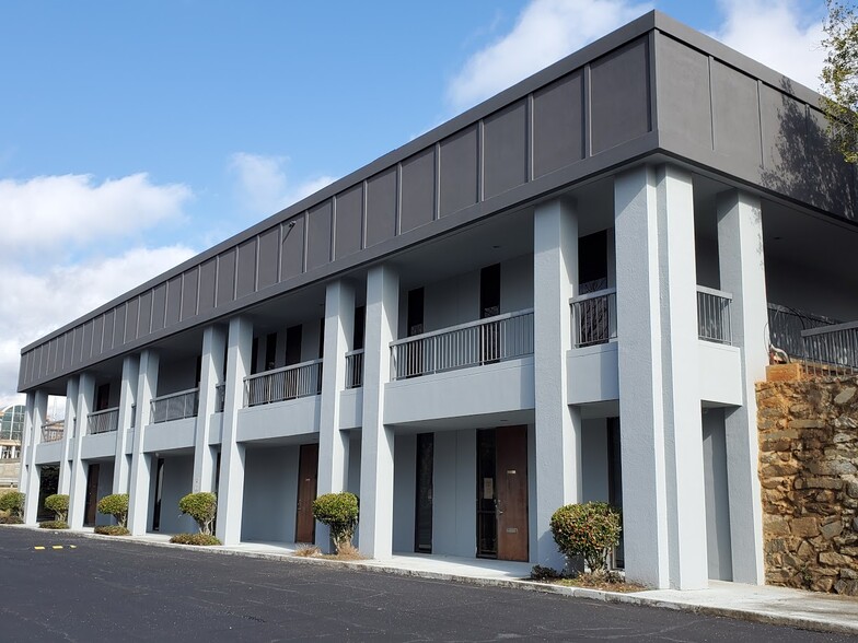 3815 Presidential Pky, Doraville, GA for lease - Building Photo - Image 1 of 9