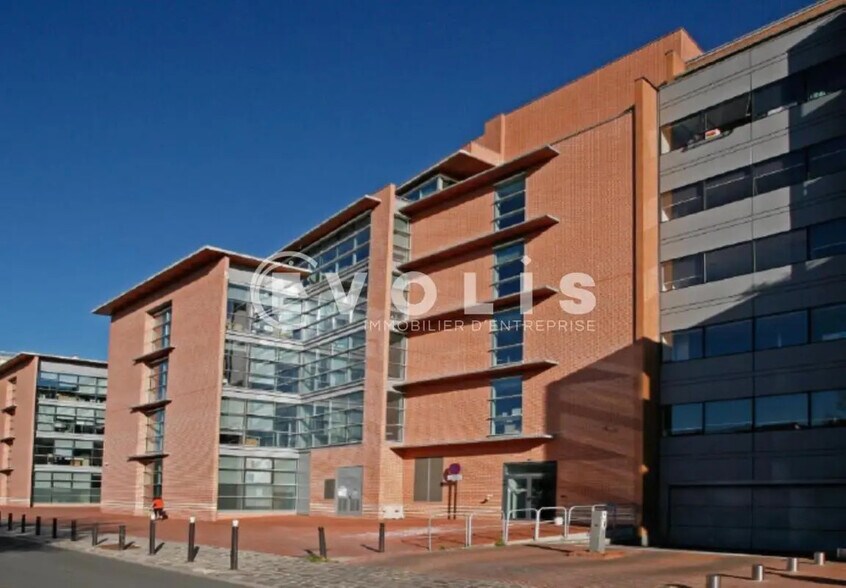 4-10 Rue Truillot, Ivry-sur-Seine for lease - Building Photo - Image 1 of 5