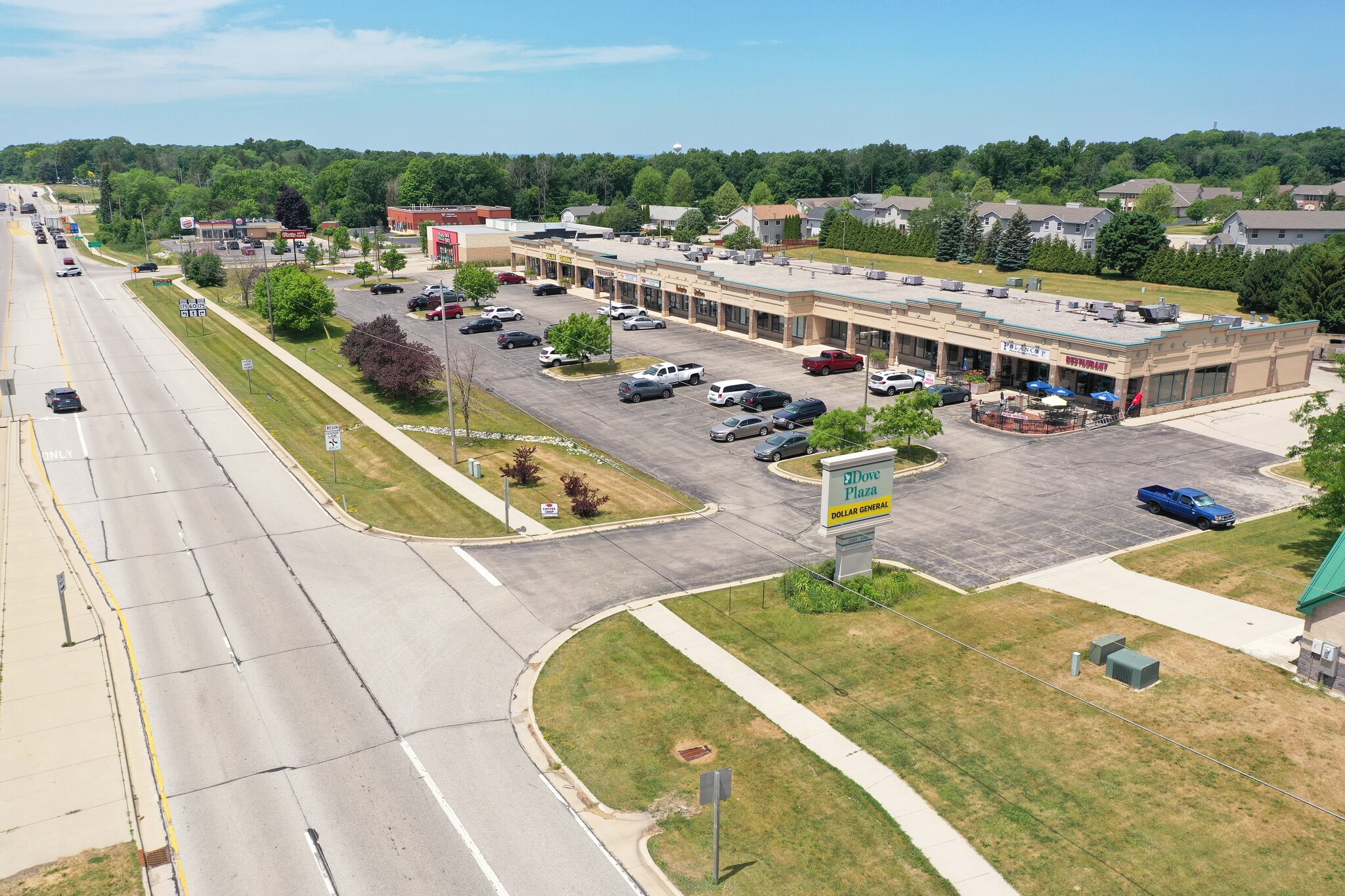 1024-1060 E Commerce Blvd, Slinger, WI for lease Building Photo- Image 1 of 5