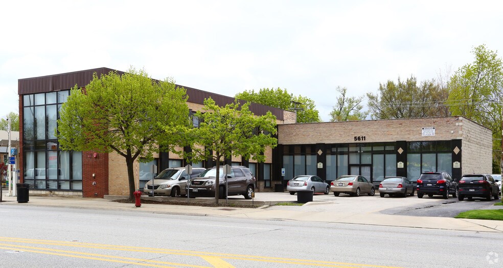 5611 Dempster St, Morton Grove, IL for sale - Primary Photo - Image 1 of 1