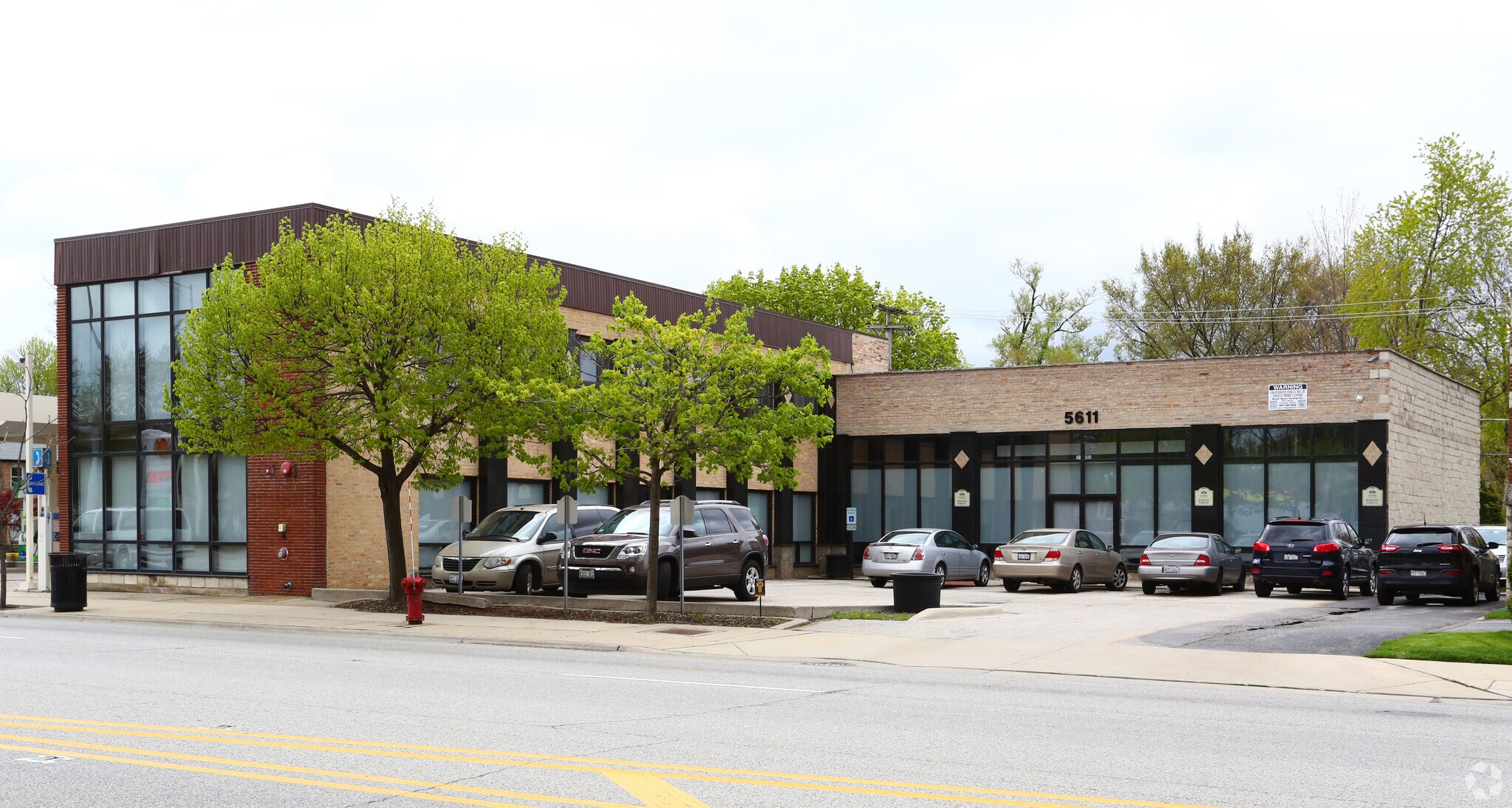 5611 Dempster St, Morton Grove, IL for sale Primary Photo- Image 1 of 1