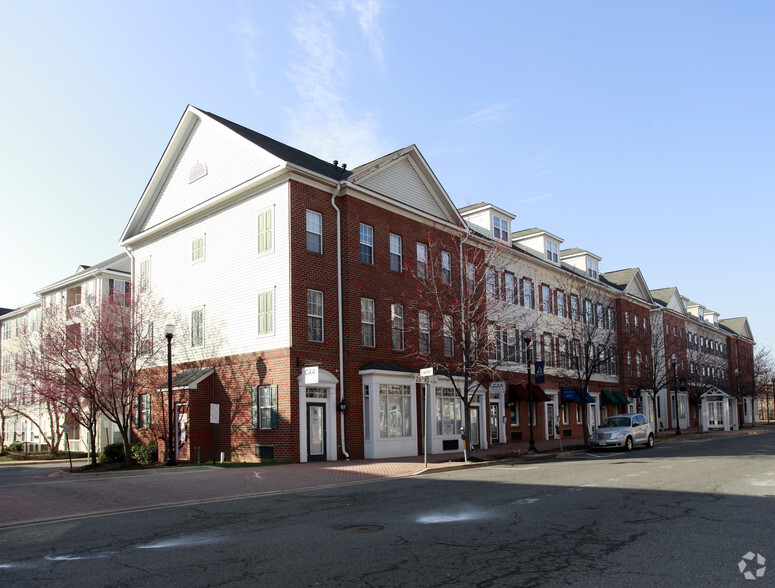 2400-2420 26th Rd S, Arlington, VA for lease - Primary Photo - Image 1 of 14