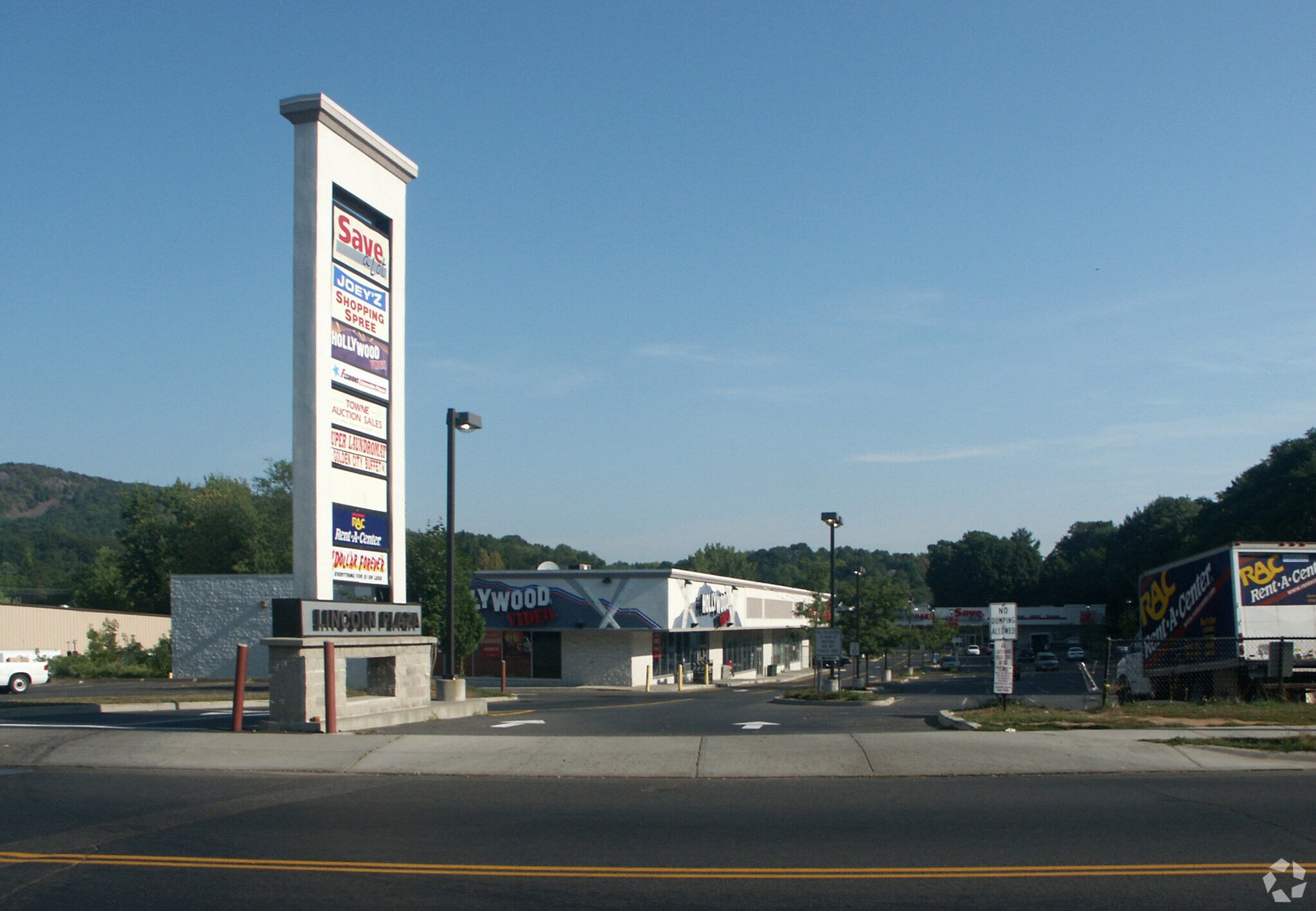 311 W Main St, Meriden, CT for lease Primary Photo- Image 1 of 3