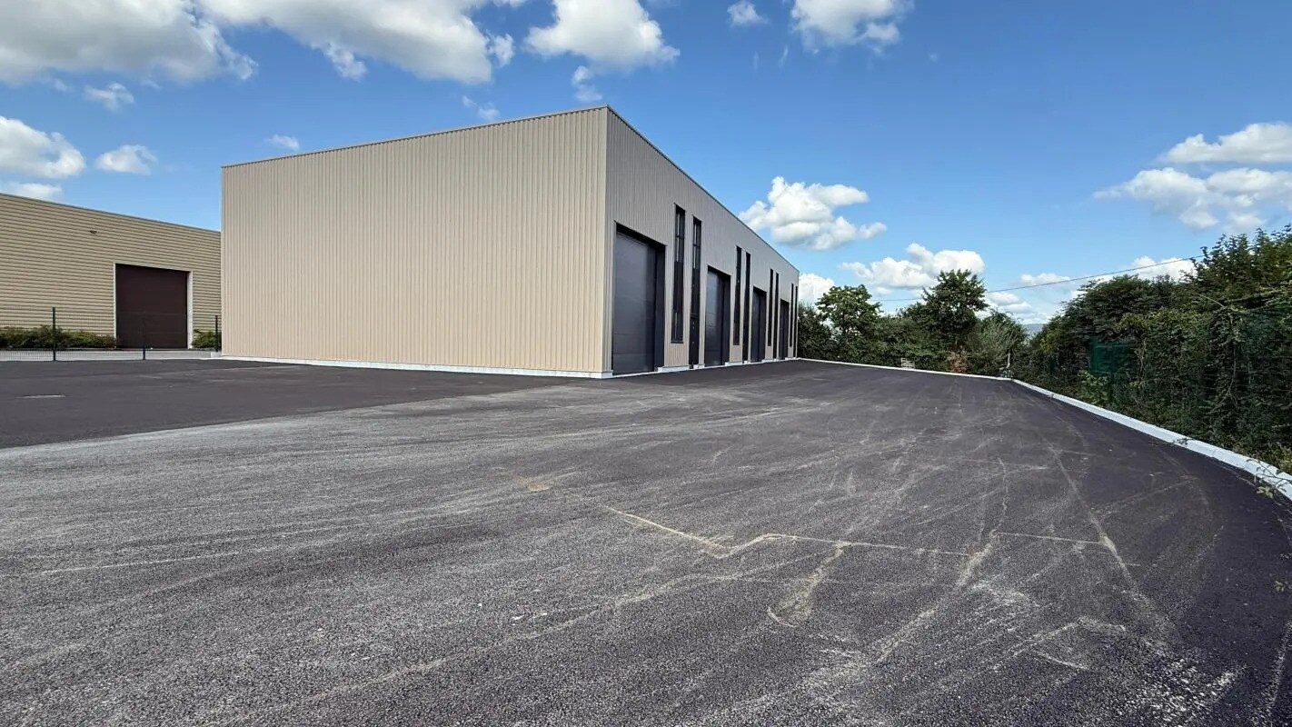 Industrial in Montagnat for lease Building Photo- Image 1 of 5