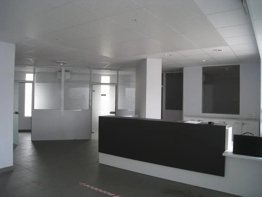 Retail in Aubagne for sale Interior Photo- Image 1 of 7