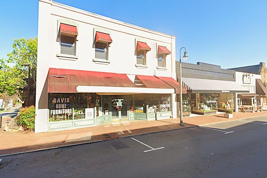 93 N Main St, Waynesville, NC for sale - Building Photo - Image 2 of 9