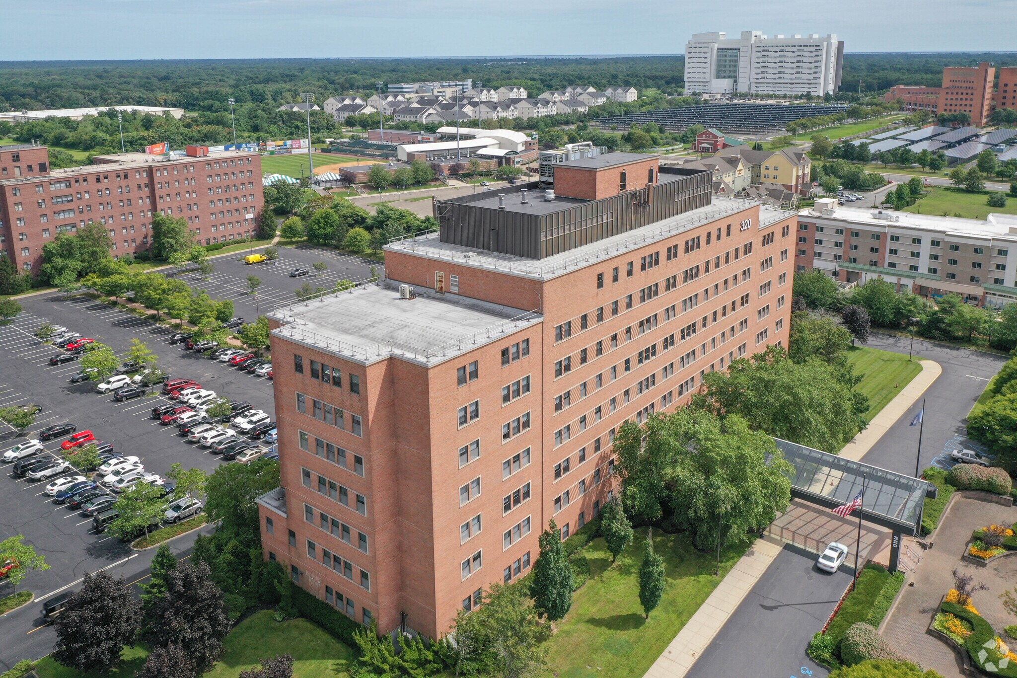 320 Carleton Ave, Central Islip, NY 11722 Courthouse Corporate Center