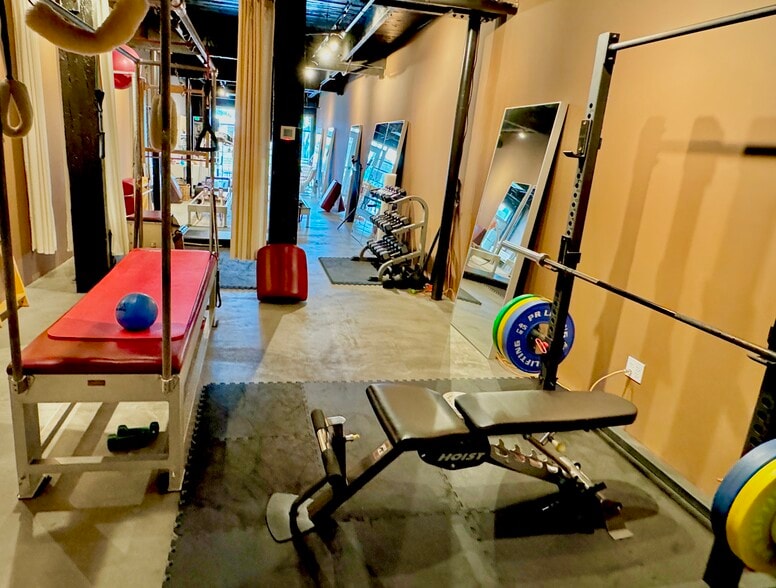 52 Lake Shore Plz, Kirkland, WA for lease - Interior Photo - Image 3 of 5