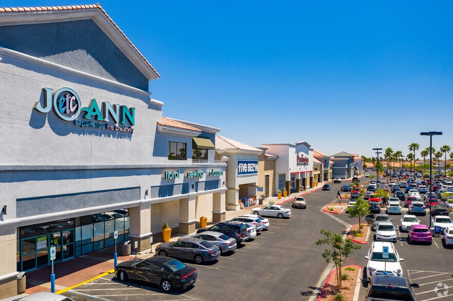 2050-2160 N Rainbow Blvd, Las Vegas, NV for lease - Building Photo - Image 1 of 17