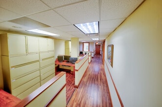 301 Arthur Godfrey Rd, Miami Beach, FL for lease Interior Photo- Image 1 of 8