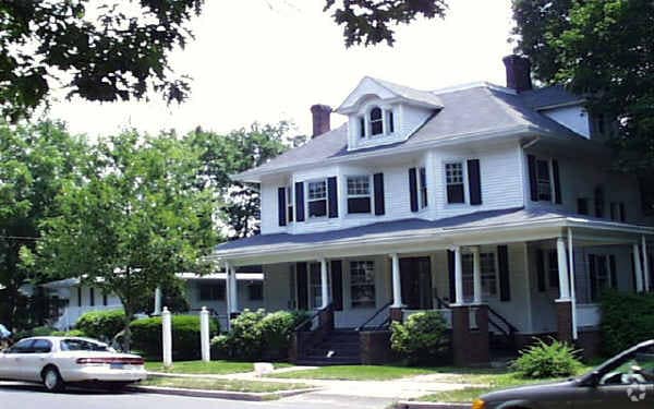 82-84 W Main St, Freehold, NJ for sale - Primary Photo - Image 1 of 1