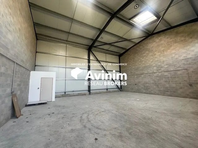 Location Entrepôt 132 m² - Photo 1
