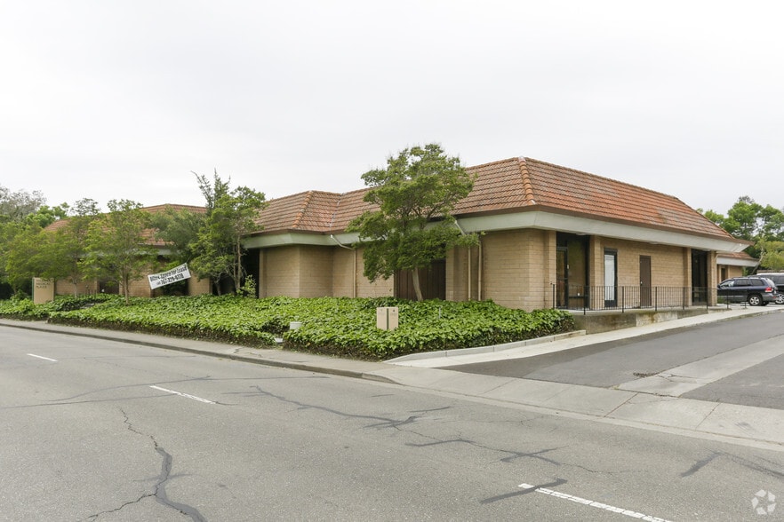 1525 Webster St, Fairfield, CA for lease - Primary Photo - Image 1 of 4