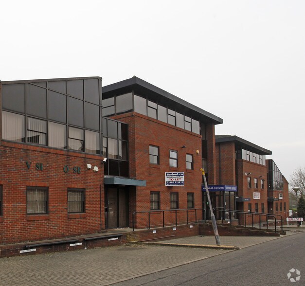 Spitfire Clos, Huntingdon for lease - Building Photo - Image 2 of 3